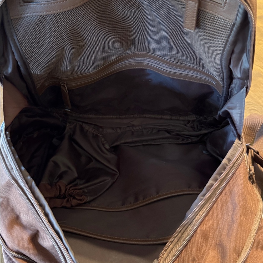 BEIS Expandable Backpack - Picture 3 of 4